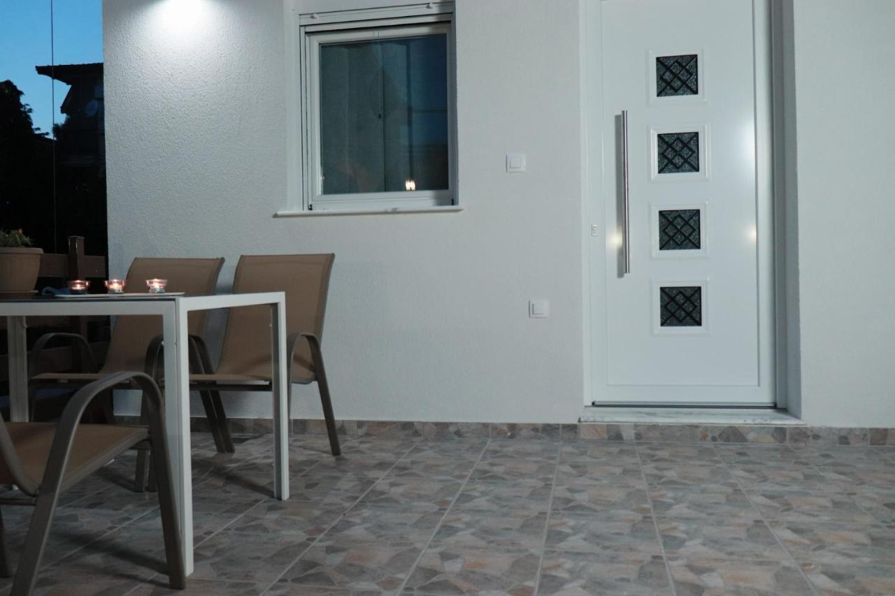 Filippou Luxury Apartments Flogita Exterior photo