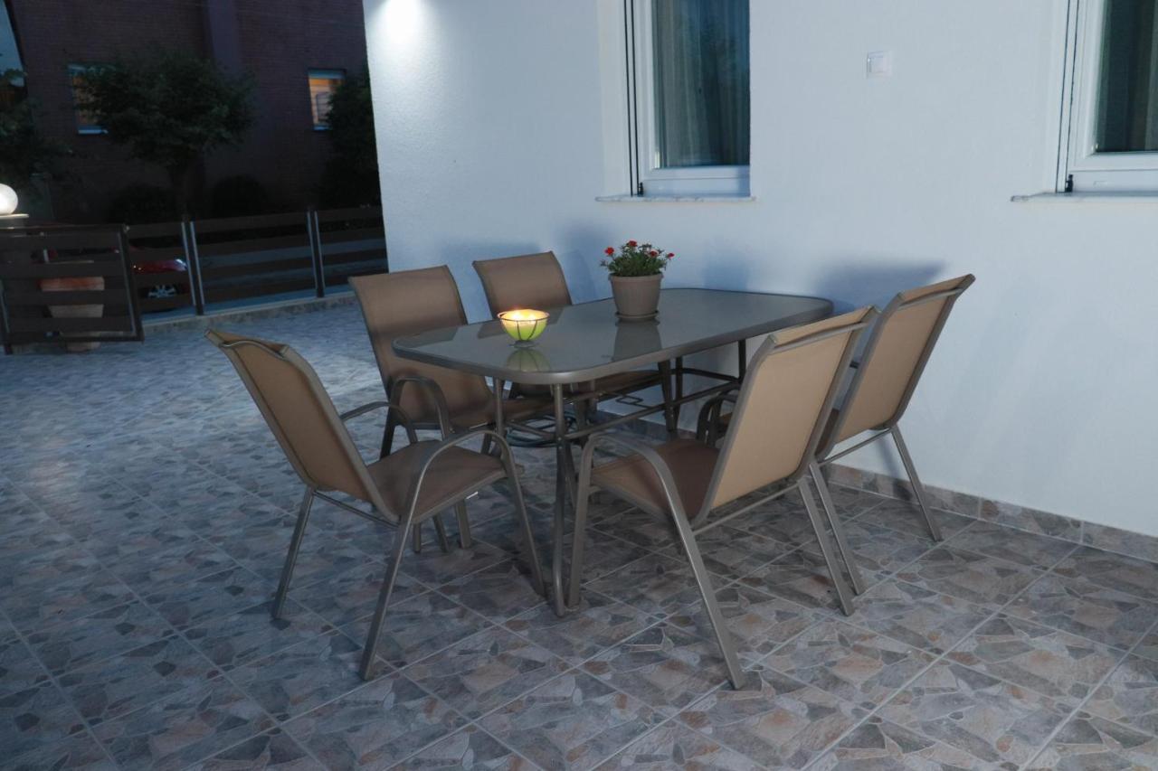 Filippou Luxury Apartments Flogita Exterior photo
